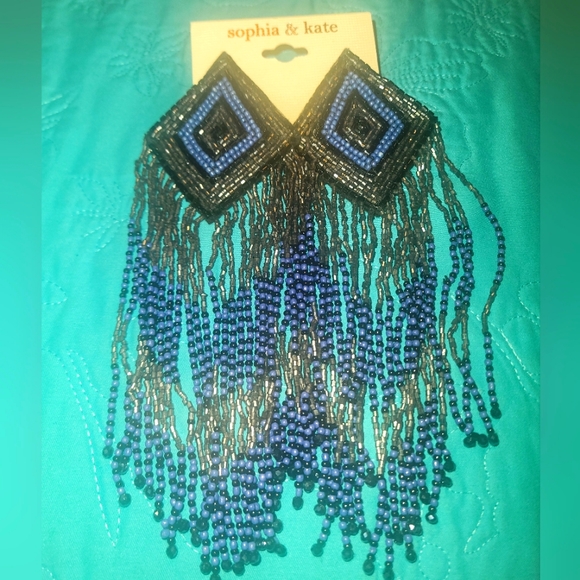 sophia and kate Jewelry - Navy stament earrings